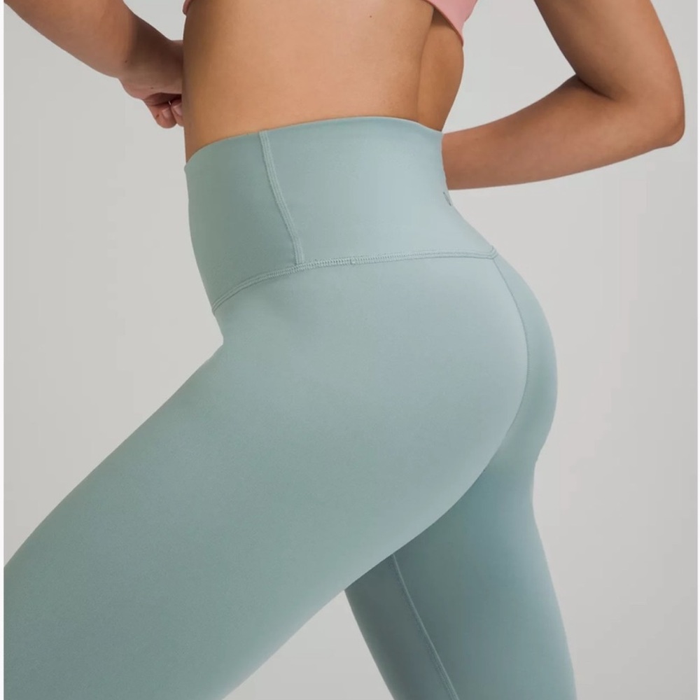 NWOT Lululemon Sage Blue High Waisted Wunder Under Training Leggings 25” Sz 8